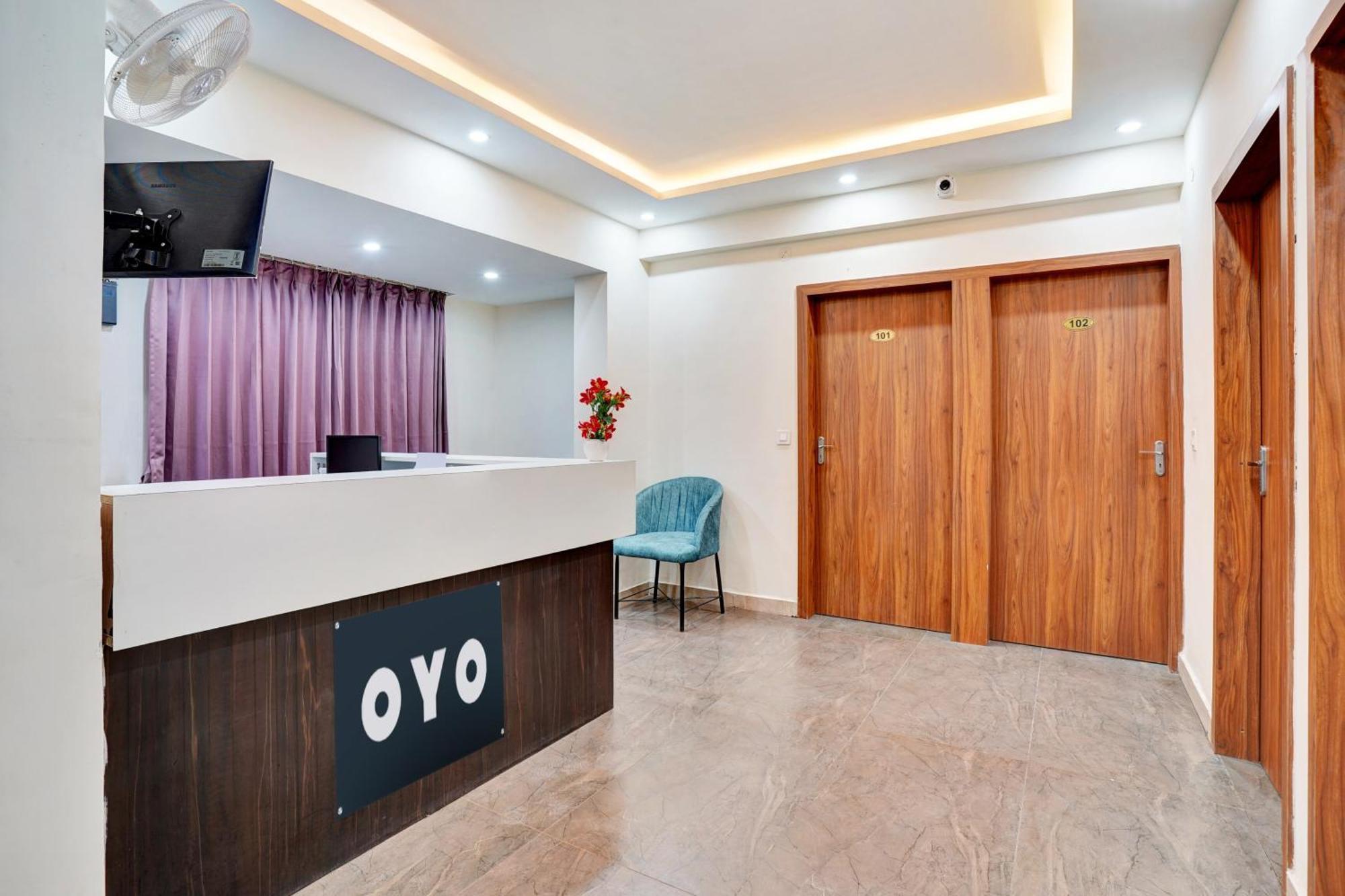 Hotel O Gayathri Metro Deluxe Бангалор Экстерьер фото